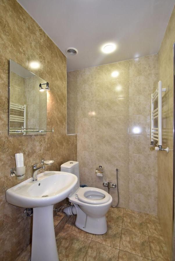 Rent Inn Yerevan On Koghbaci Street Esterno foto