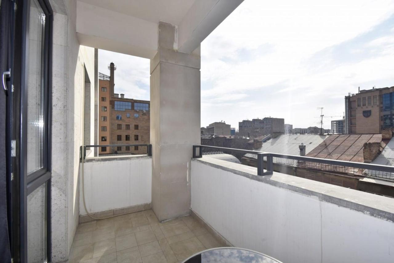 Rent Inn Yerevan On Koghbaci Street Esterno foto