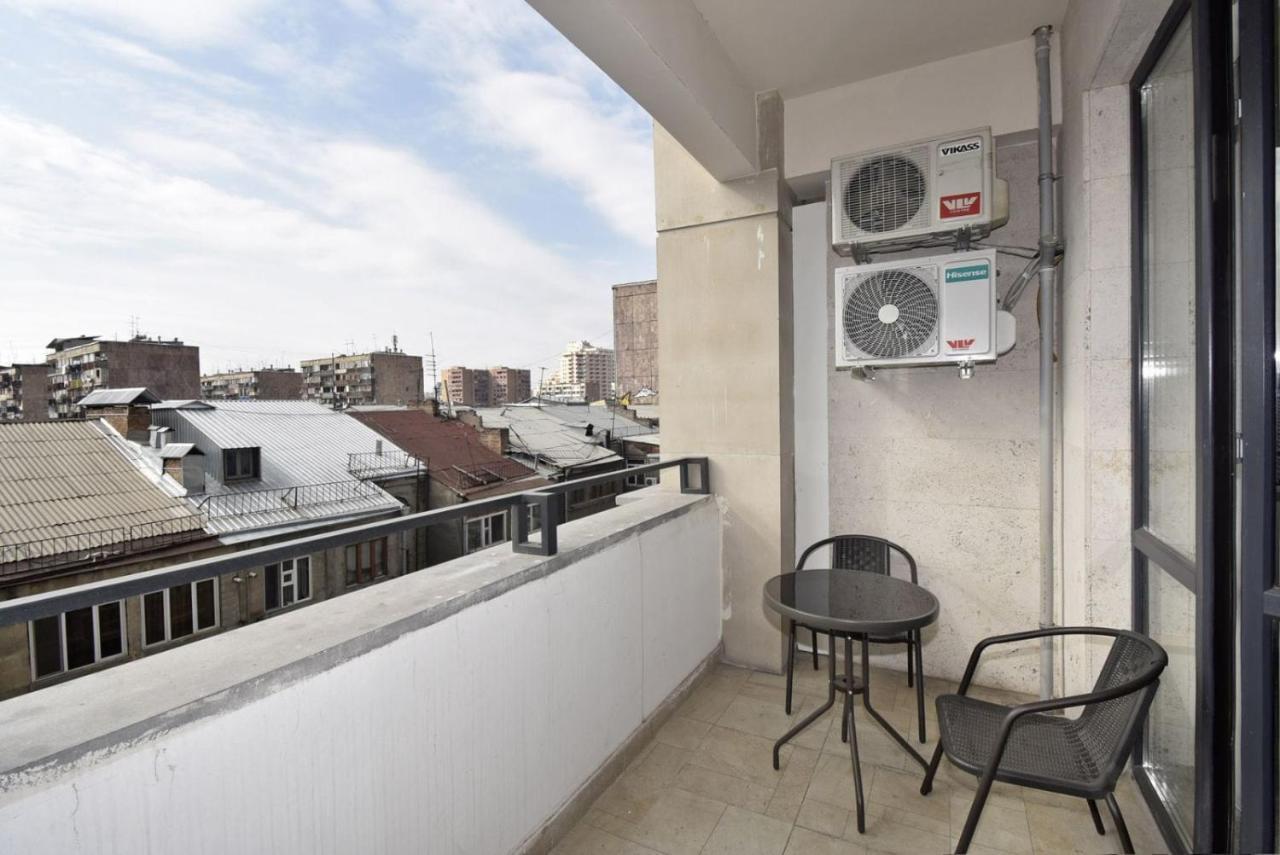 Rent Inn Yerevan On Koghbaci Street Esterno foto