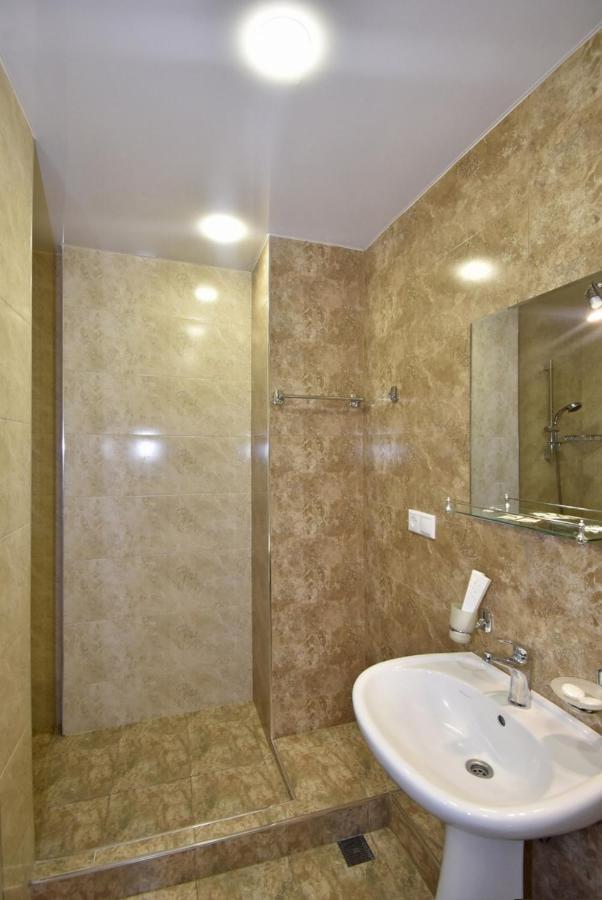 Rent Inn Yerevan On Koghbaci Street Esterno foto