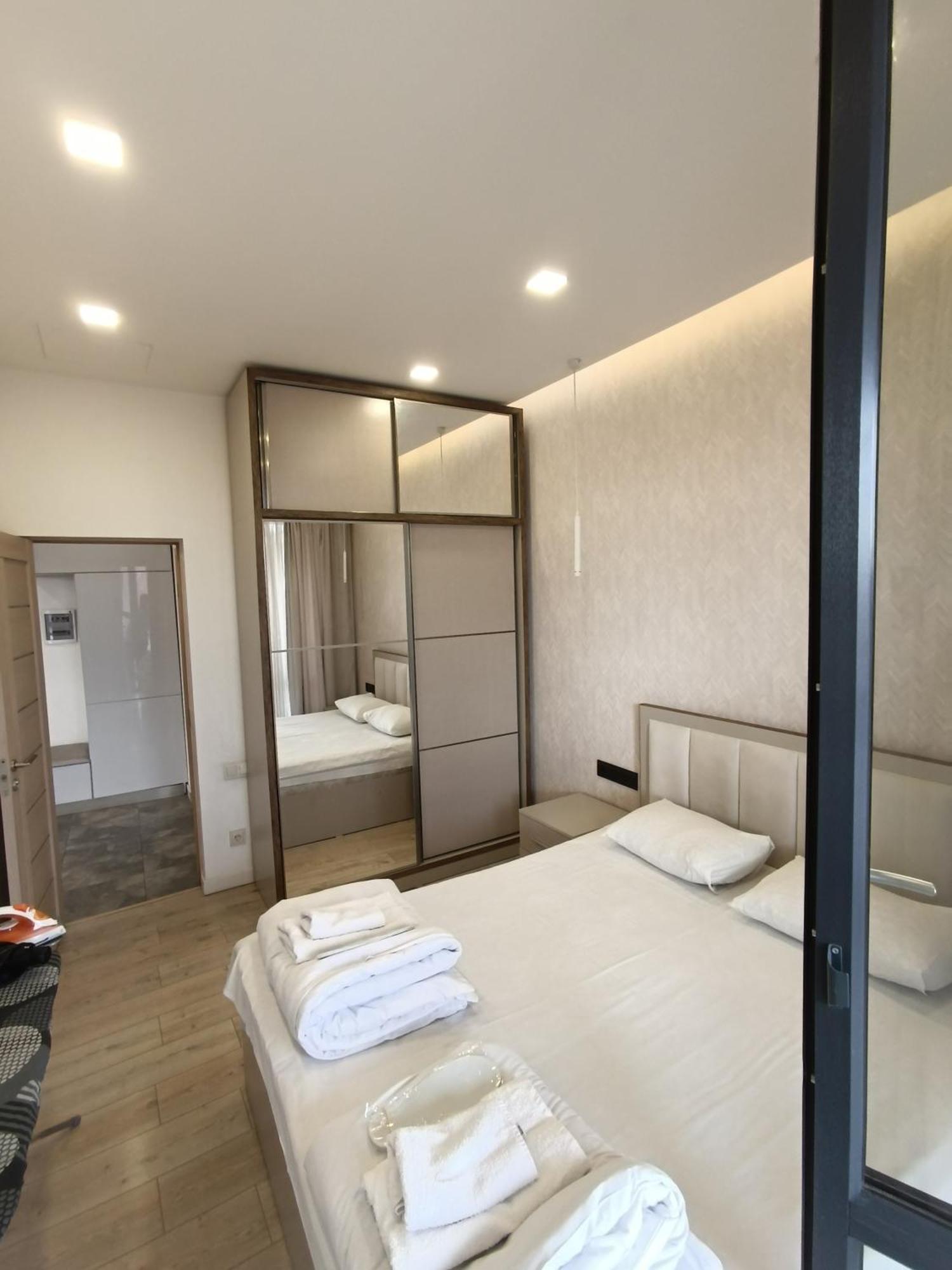 Rent Inn Yerevan On Koghbaci Street Esterno foto